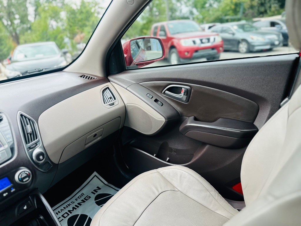 2015 Hyundai Tucson Image 13