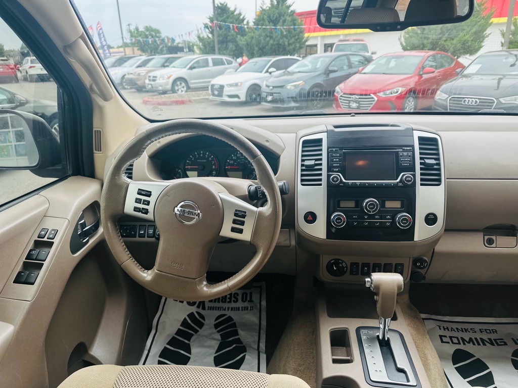 2017 Nissan Frontier Image 10