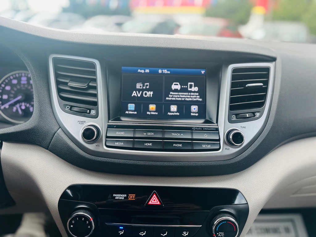2018 Hyundai Tucson Image 17