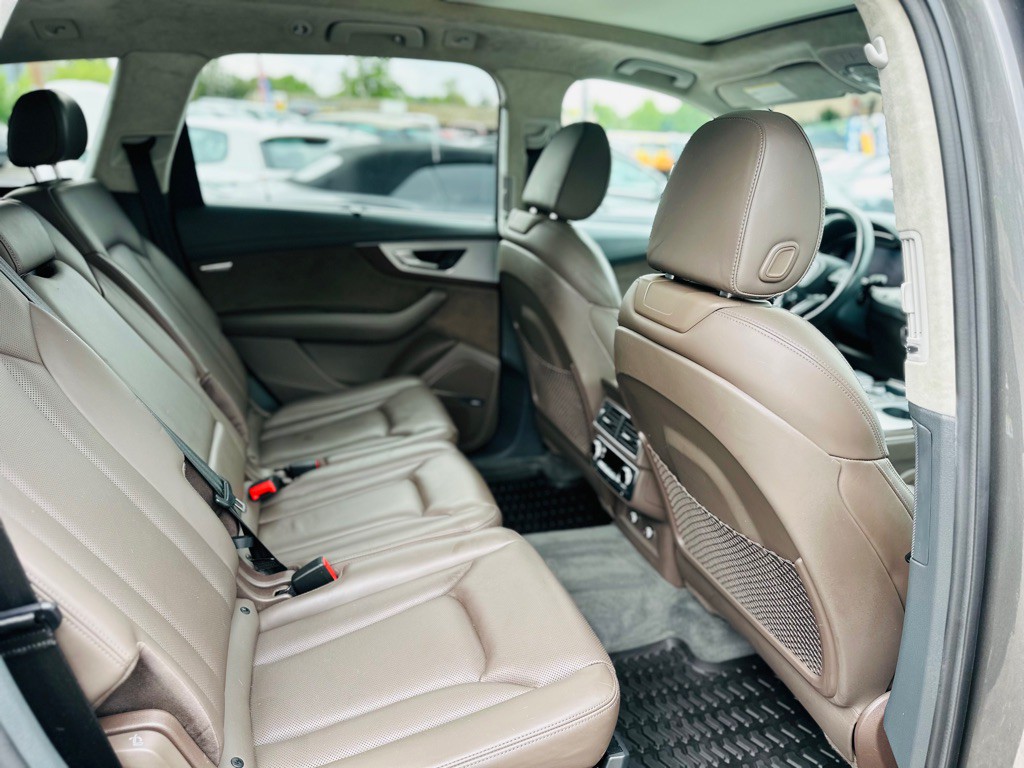 2019 Audi Q7 Image 9