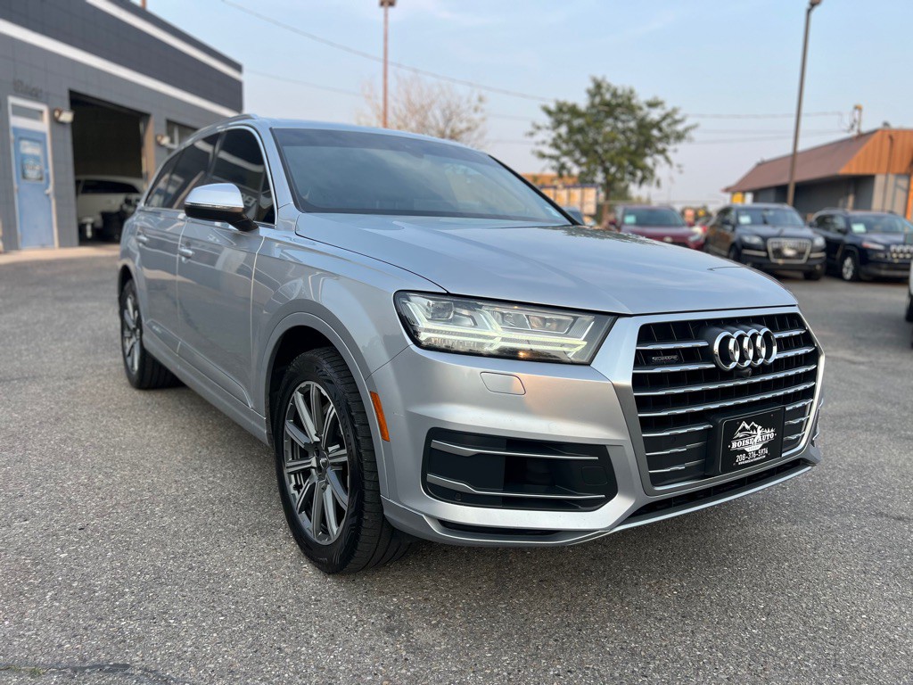 2017 Audi Q7 Image 1