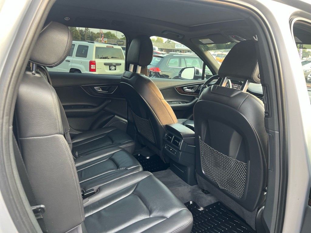 2017 Audi Q7 Image 10