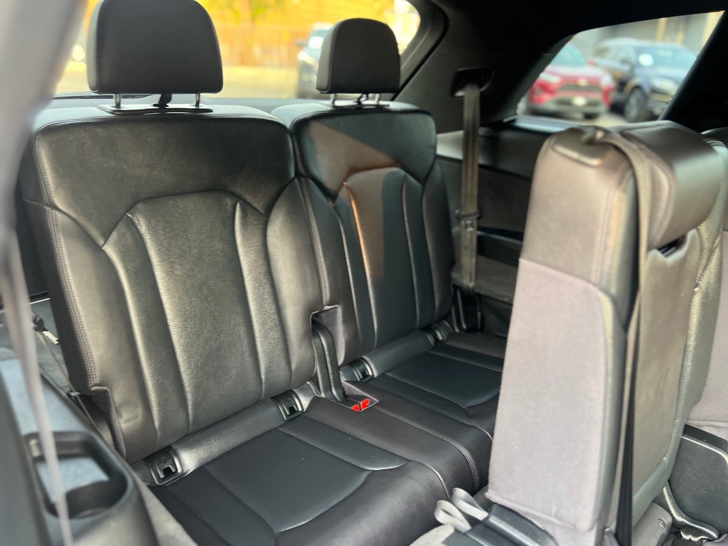 2017 Audi Q7 Image 11
