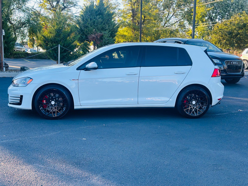 2017 Volkswagen GTI Image 4