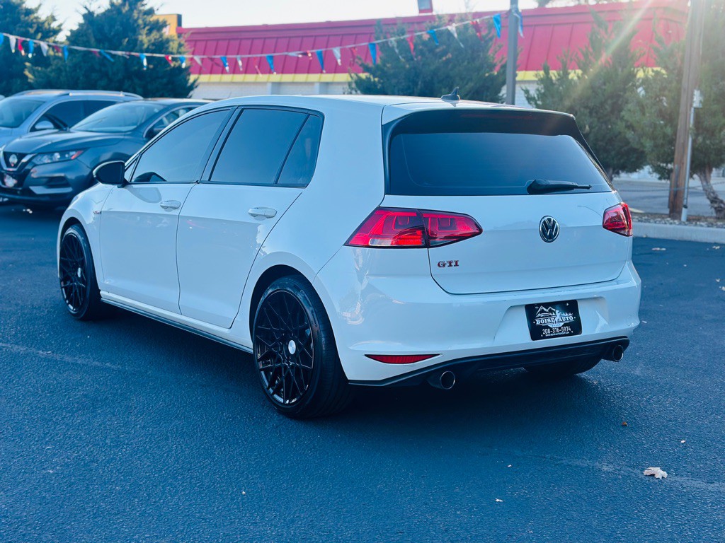2017 Volkswagen GTI Image 5