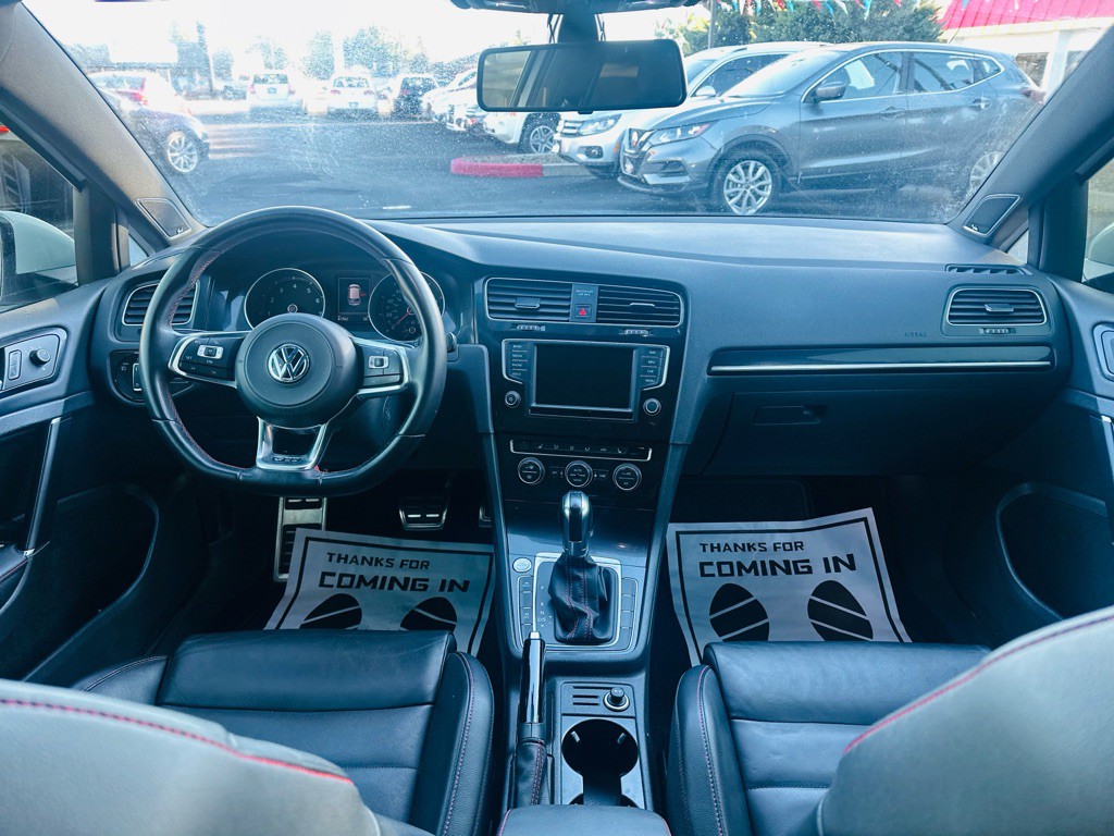 2017 Volkswagen GTI Image 9