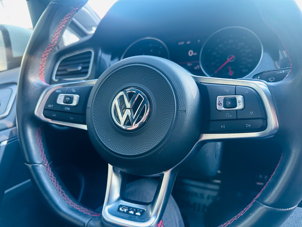 2017 Volkswagen GTI Image 20