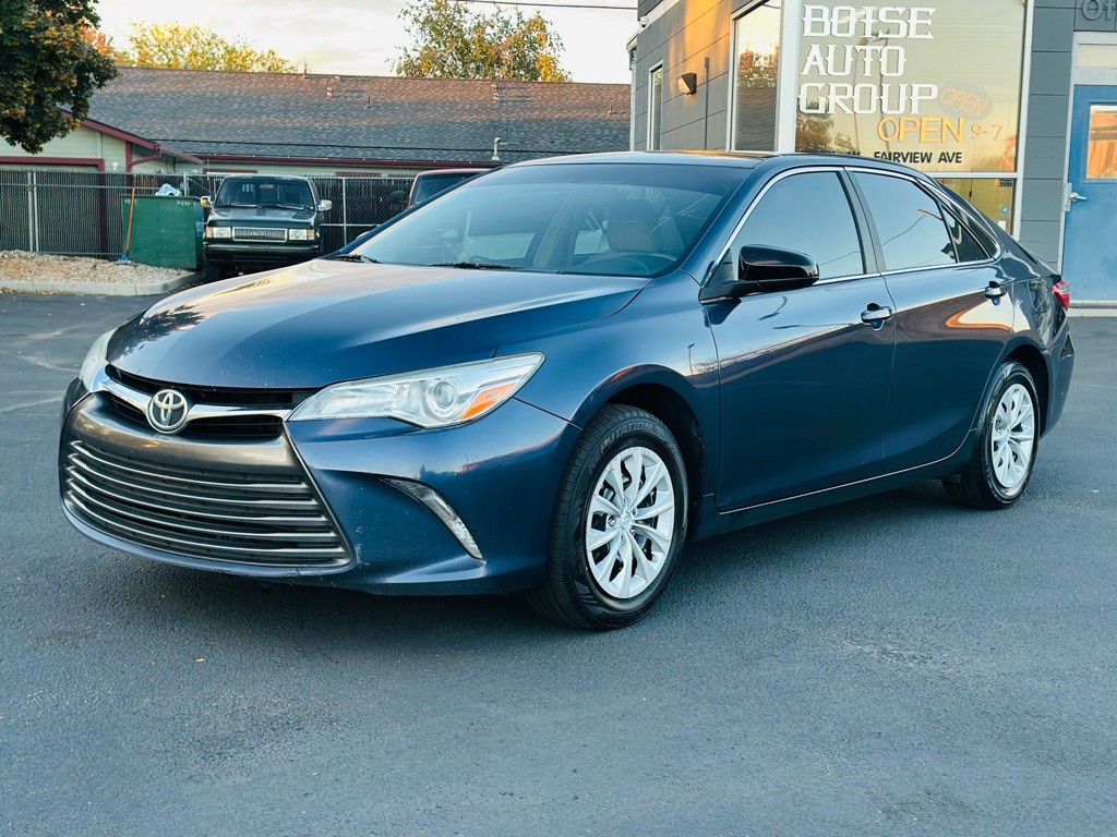 2015 Toyota Camry Image 19