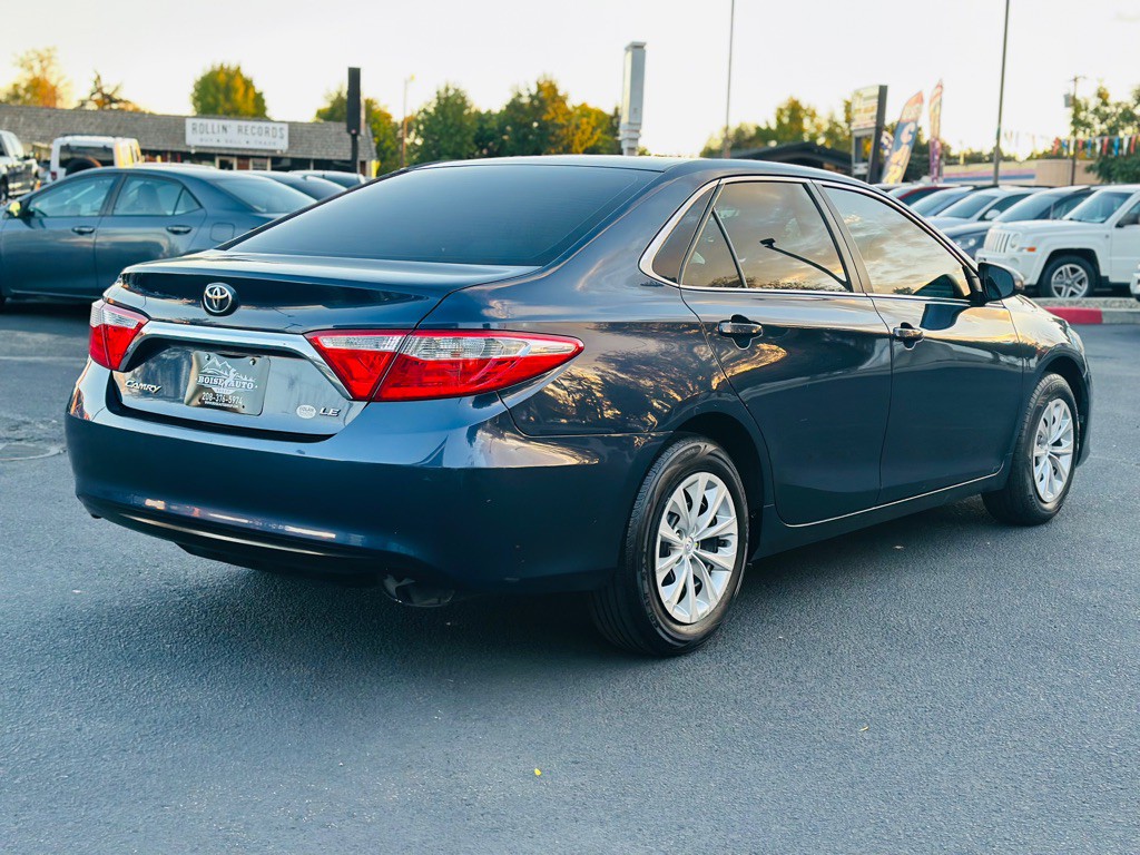 2015 Toyota Camry Image 23