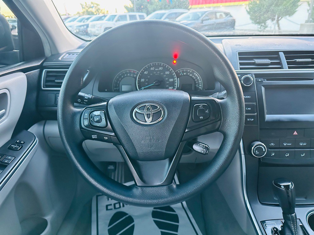 2015 Toyota Camry Image 27