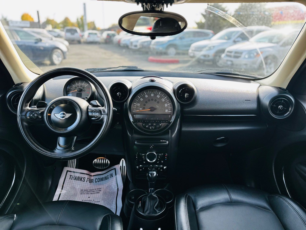 2015 MINI Cooper Image 9