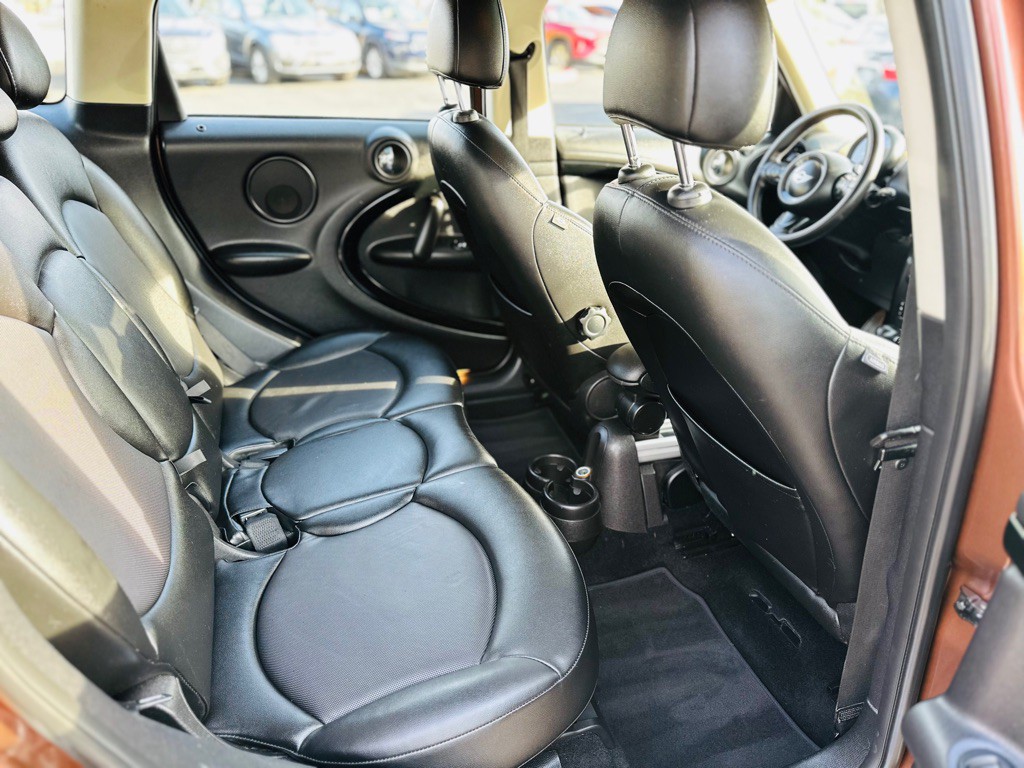 2015 MINI Cooper Image 15