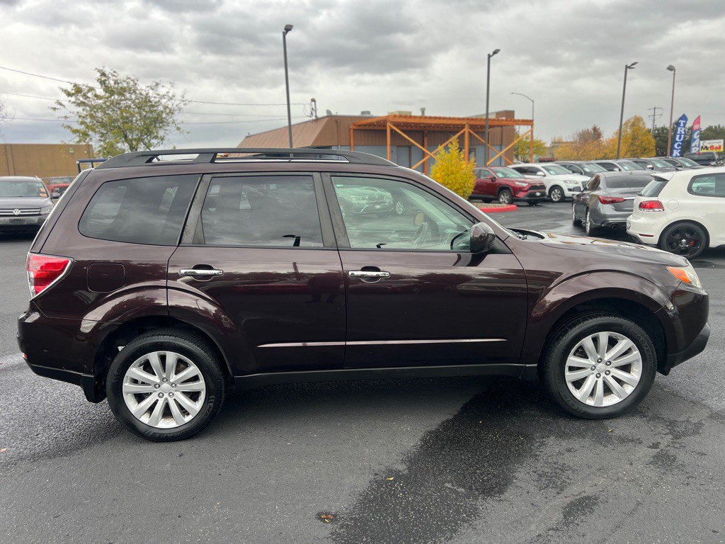 2013 Subaru Forester Image 9