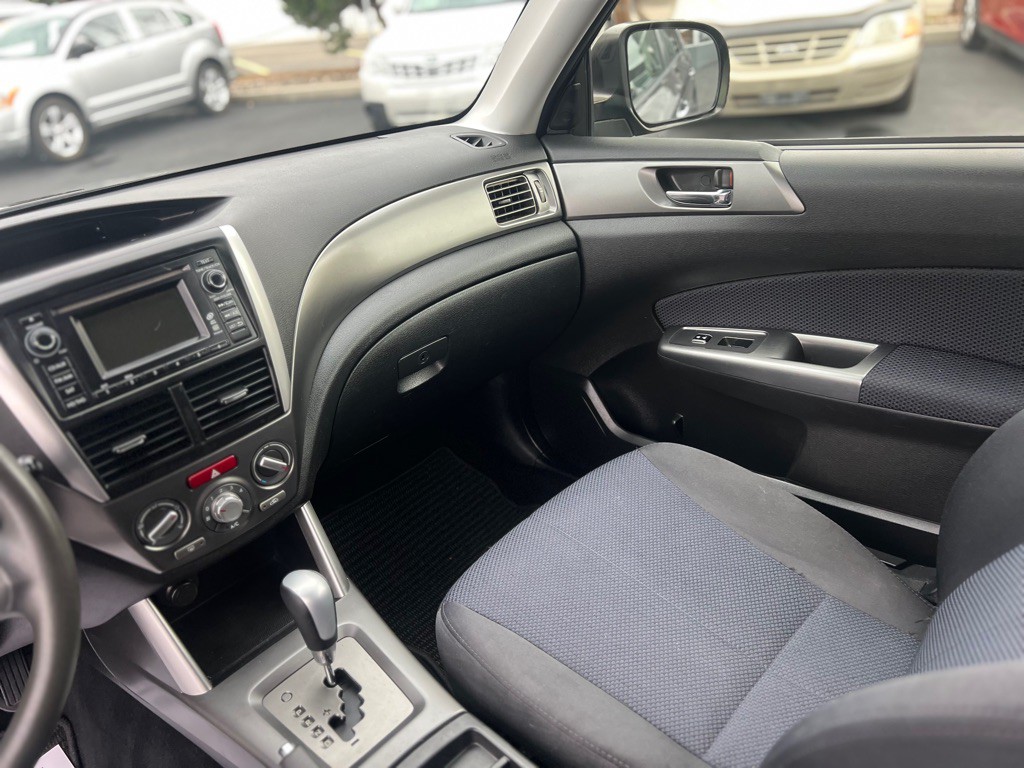 2013 Subaru Forester Image 16