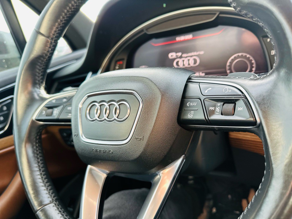 2017 Audi Q7 Image 12