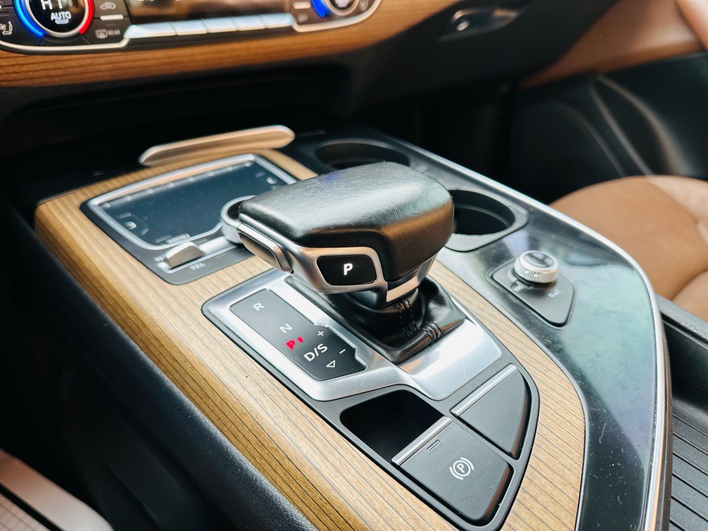 2017 Audi Q7 Image 13