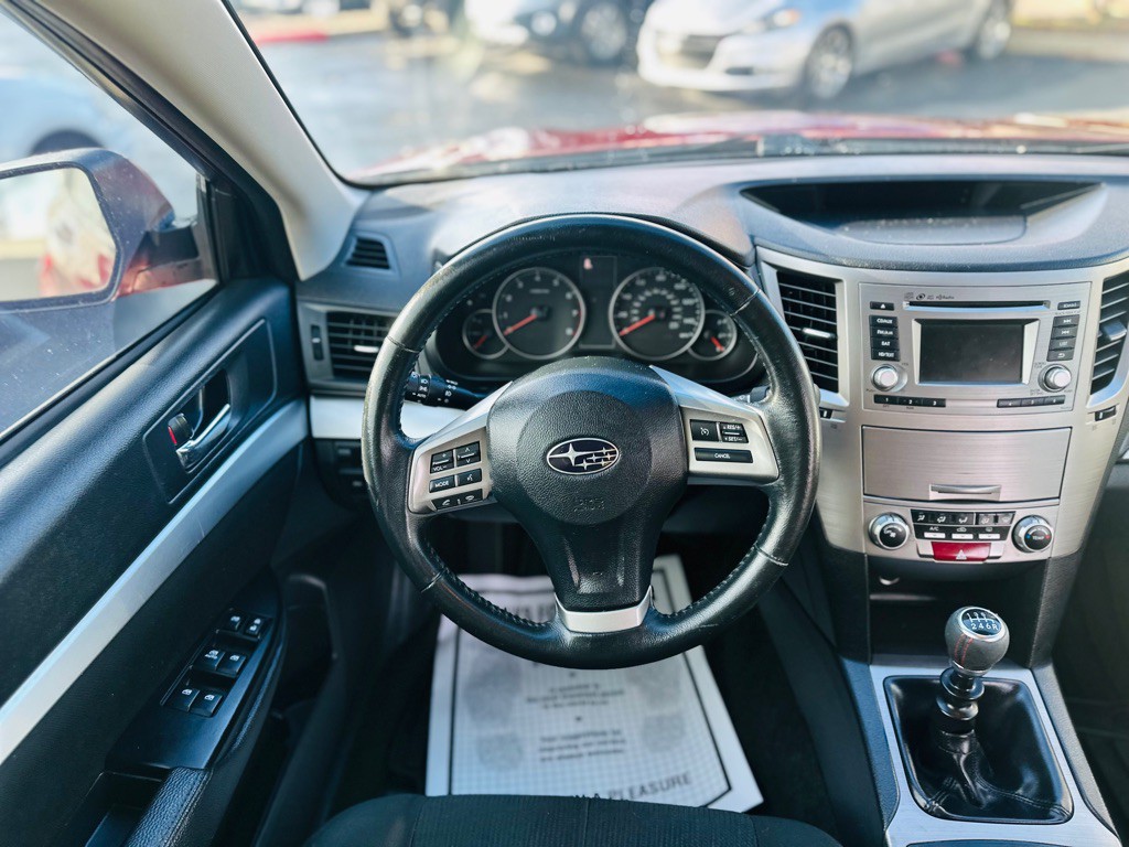 2014 Subaru Outback Image 10