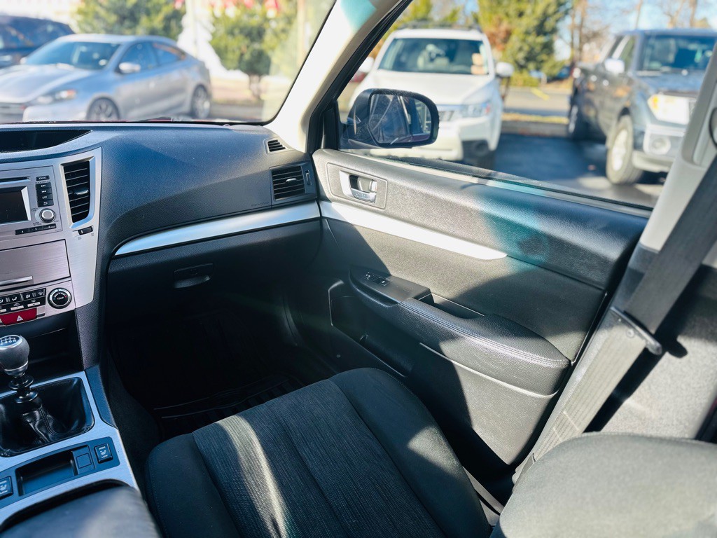 2014 Subaru Outback Image 12