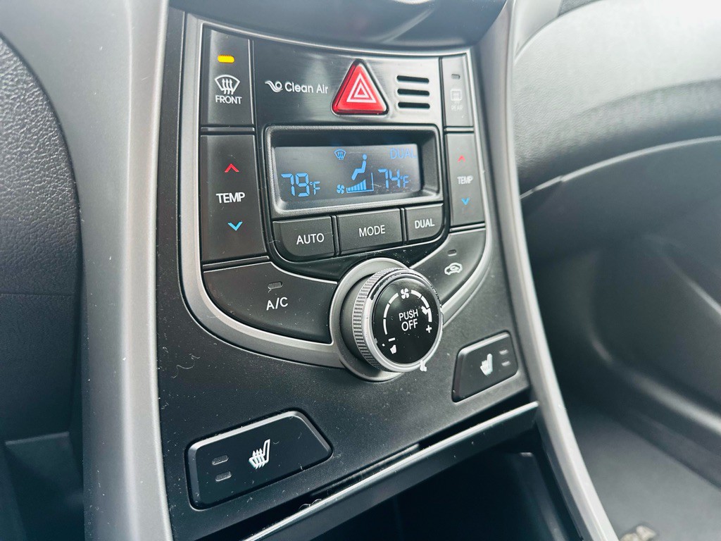2014 Hyundai Elantra Image 16