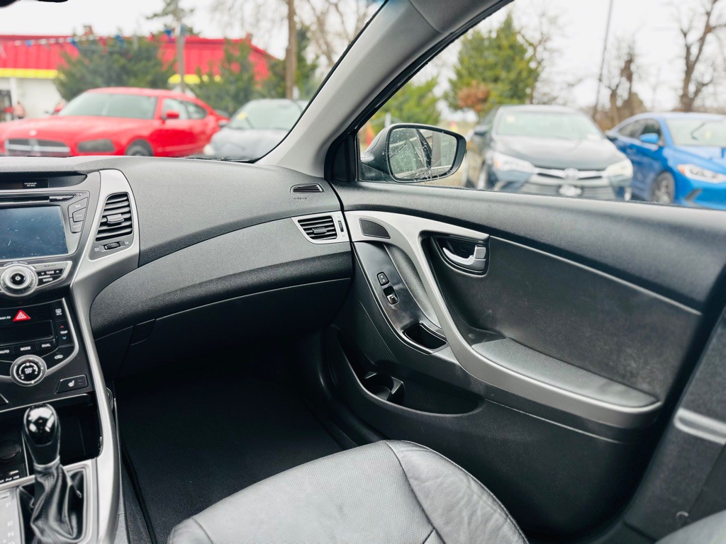 2014 Hyundai Elantra Image 17