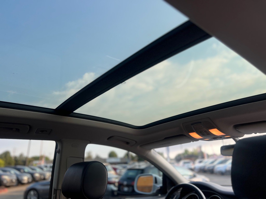 2015 Audi Q7 Image 12