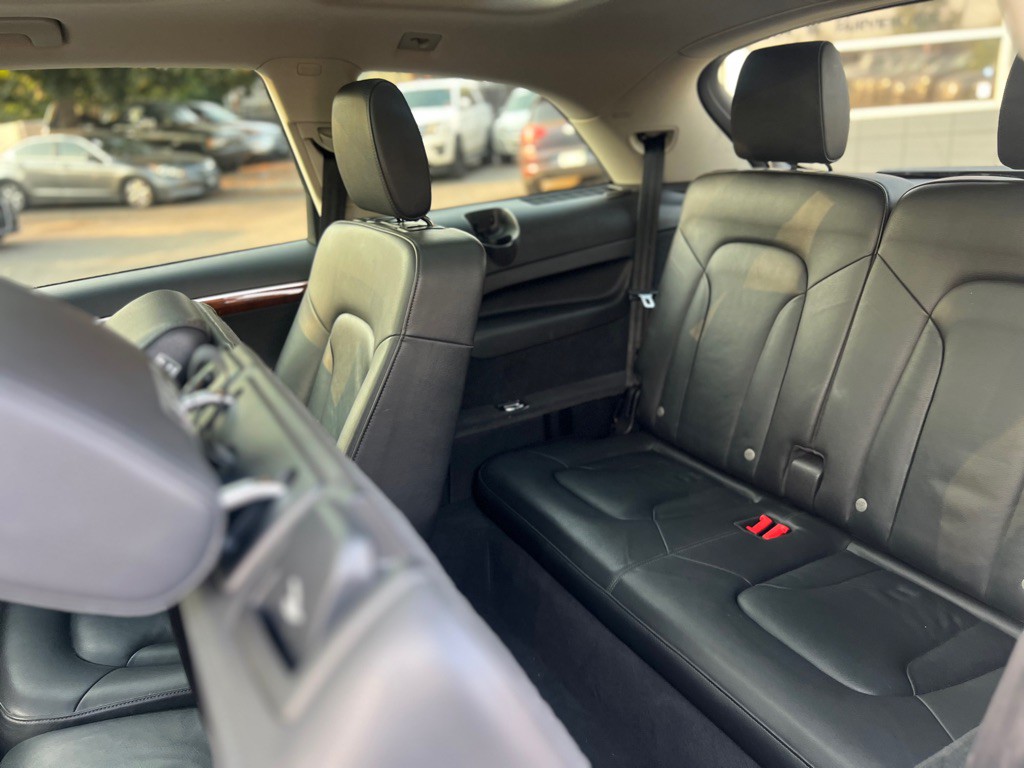 2015 Audi Q7 Image 16