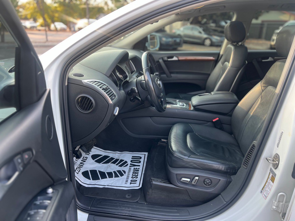 2015 Audi Q7 Image 17