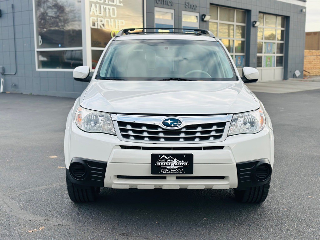 2011 Subaru Forester Image 2