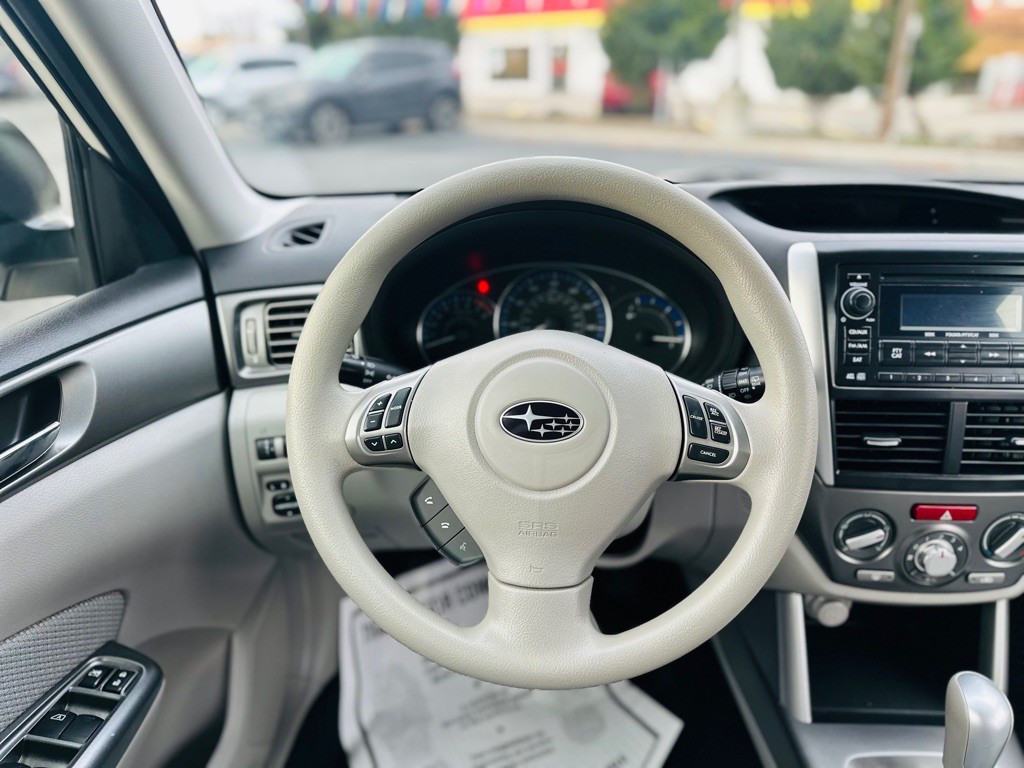 2011 Subaru Forester Image 11