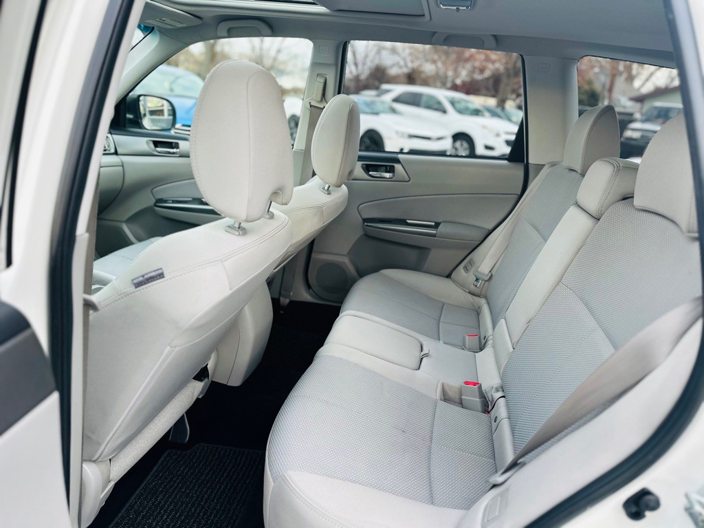 2011 Subaru Forester Image 17