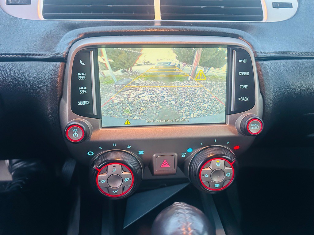 2015 Chevrolet Camaro Image 11