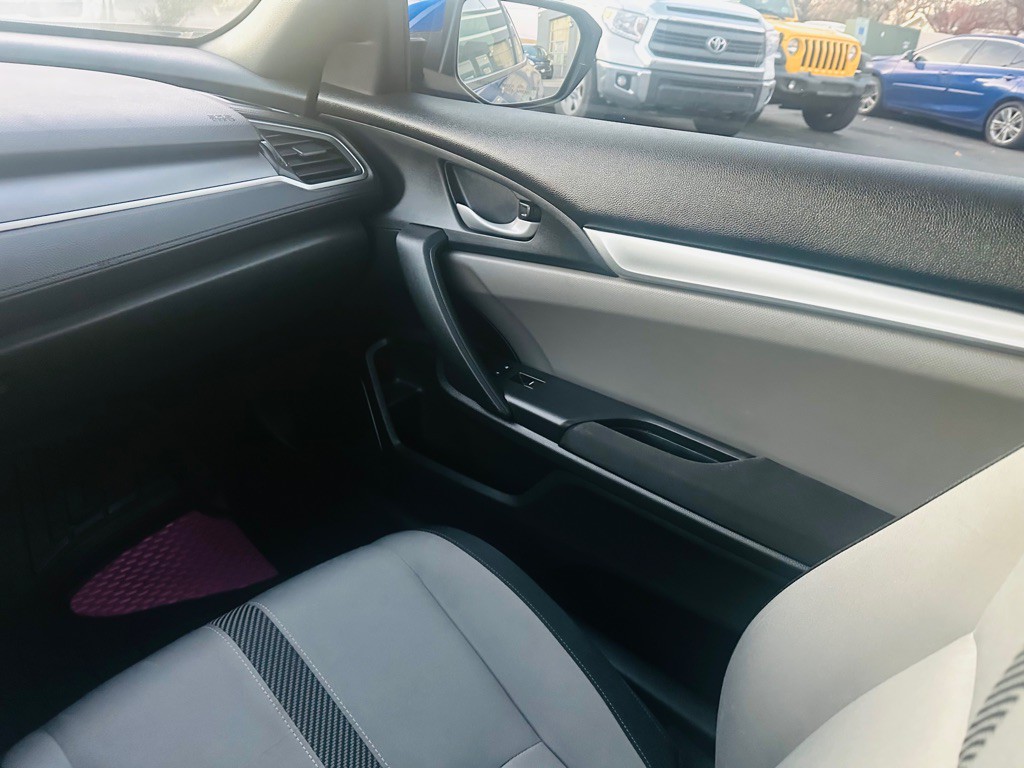 2016 Honda Civic Image 16