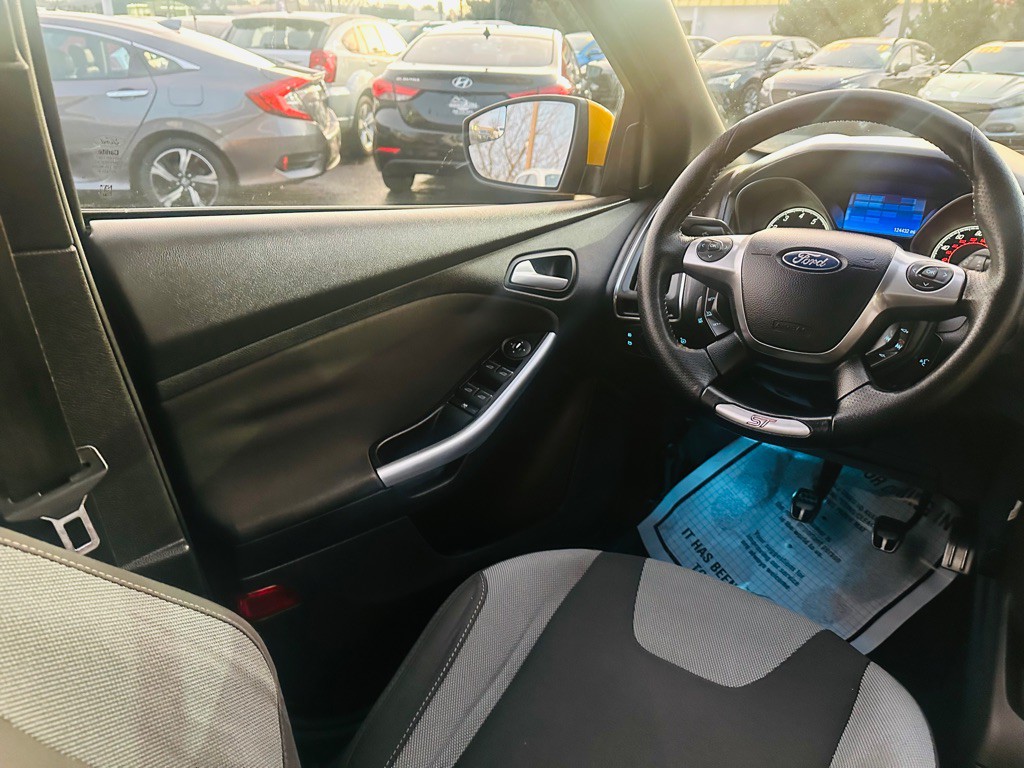 2013 Ford Focus Image 13