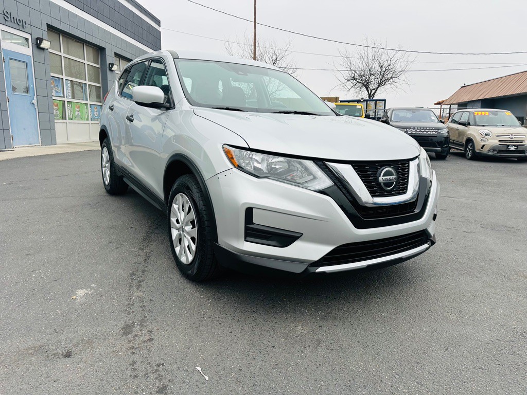 2019 Nissan Rogue Image 1