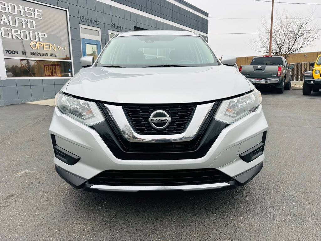 2019 Nissan Rogue Image 2