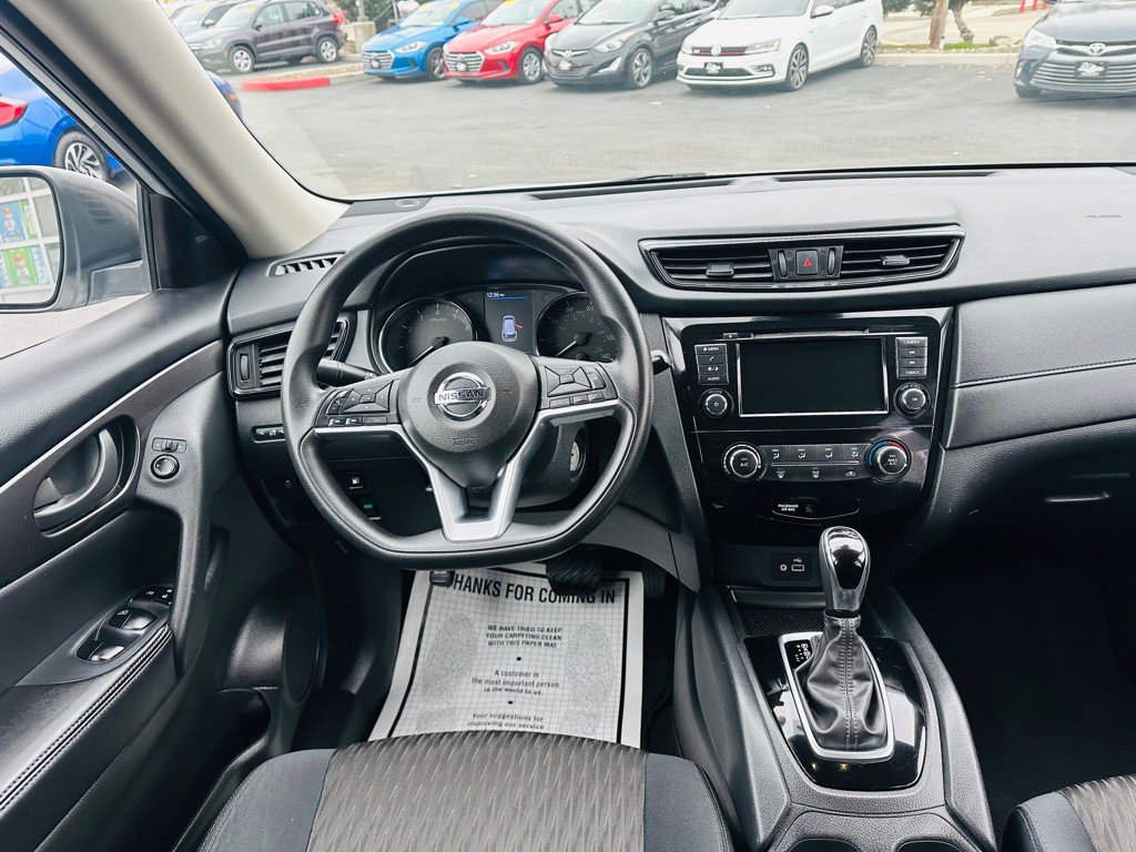 2019 Nissan Rogue Image 10