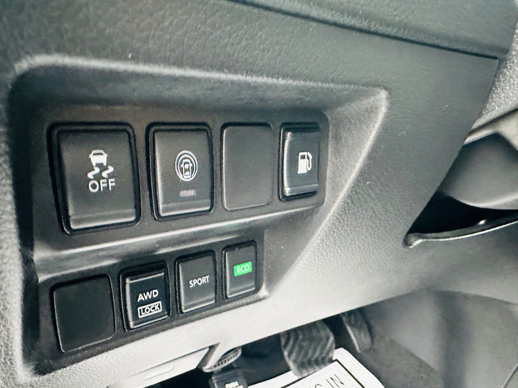 2019 Nissan Rogue Image 16