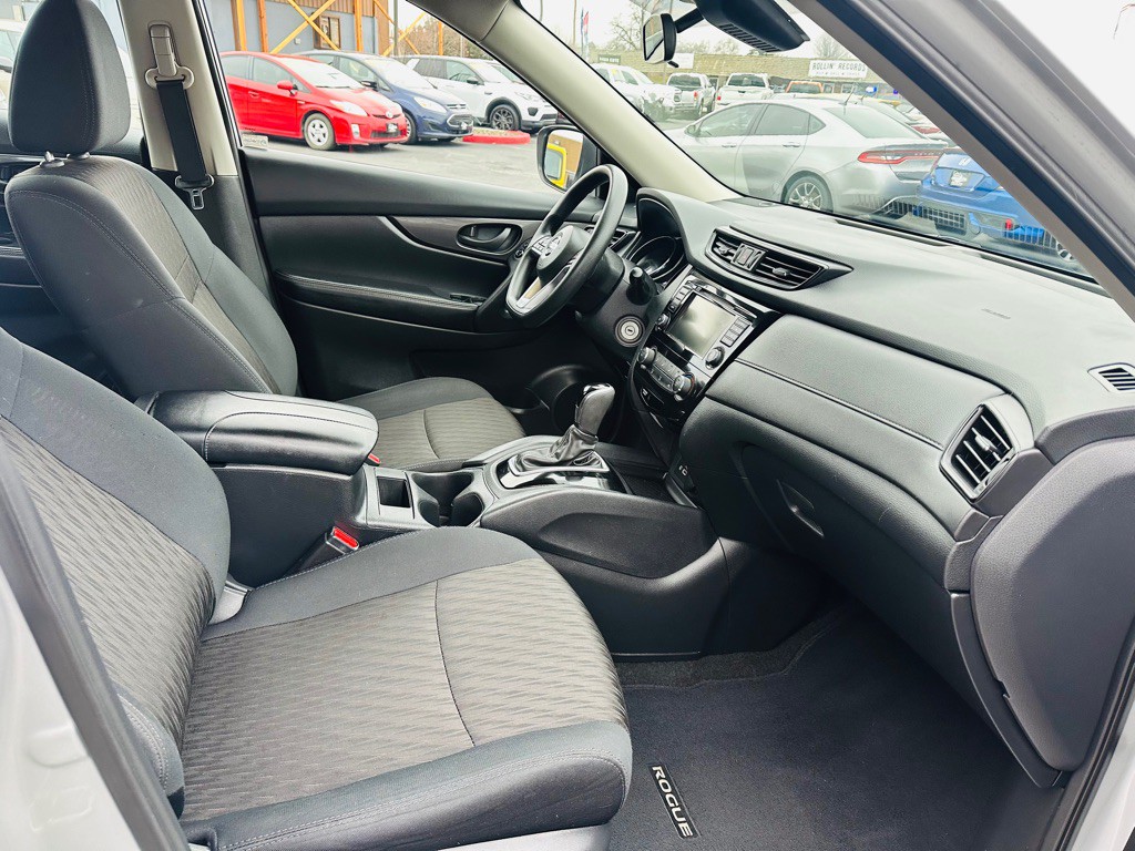 2019 Nissan Rogue Image 19