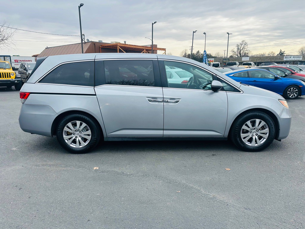 2016 Honda Odyssey Image 8