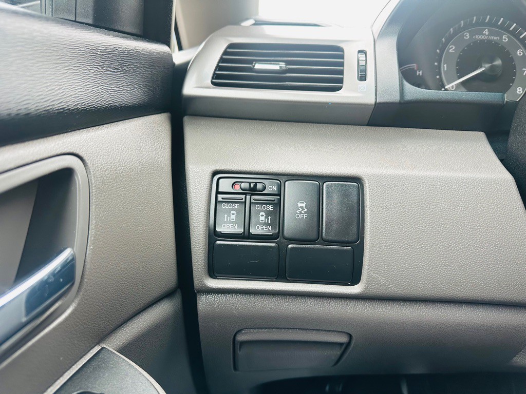 2016 Honda Odyssey Image 12