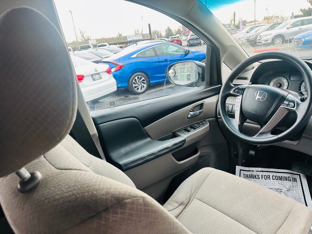 2016 Honda Odyssey Image 16