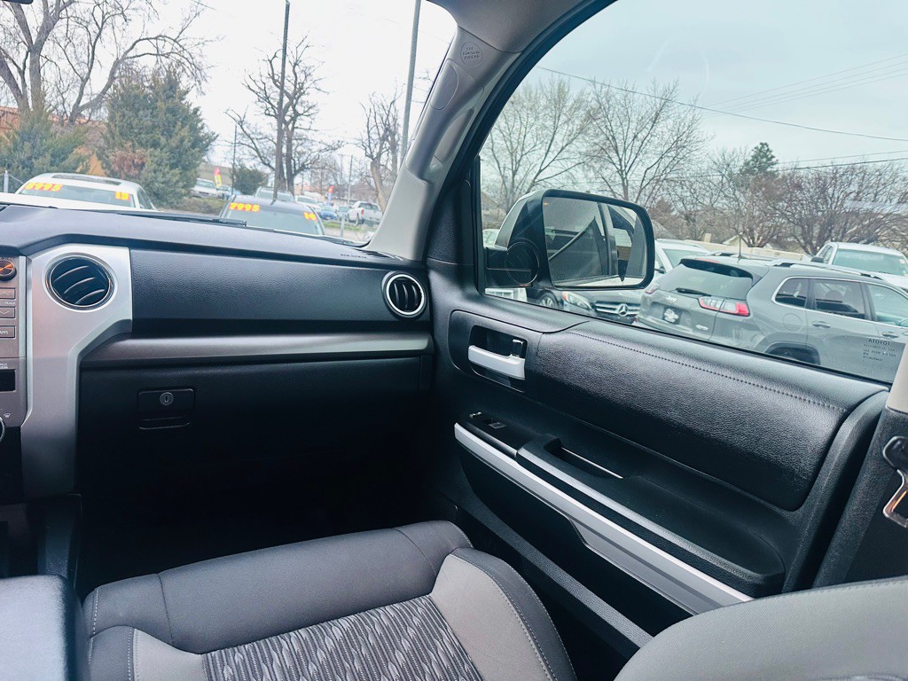 2018 Toyota Tundra Image 17