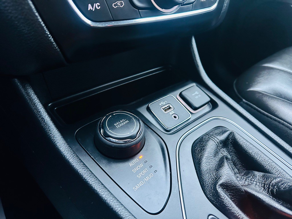 2020 Jeep Cherokee Image 14