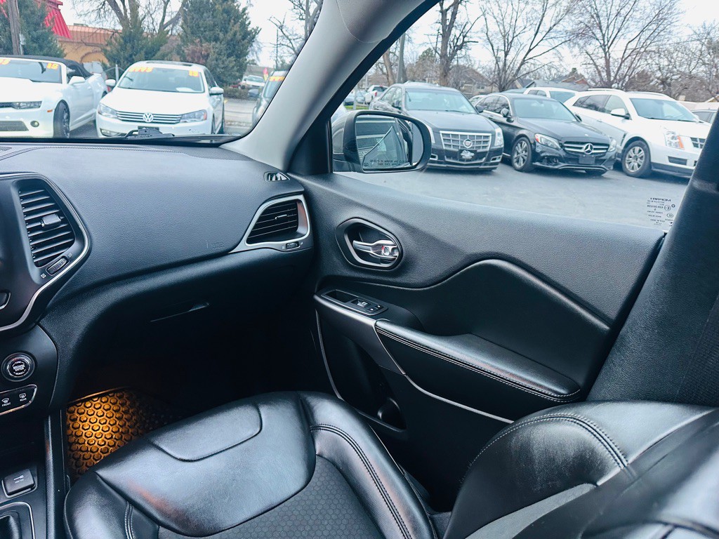 2020 Jeep Cherokee Image 16