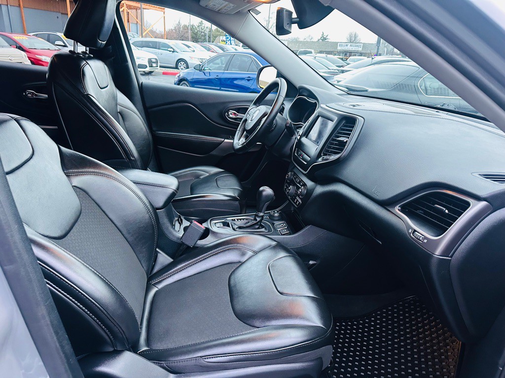 2020 Jeep Cherokee Image 18