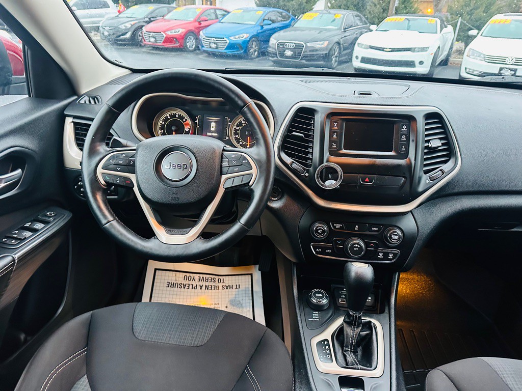 2016 Jeep Cherokee Image 10