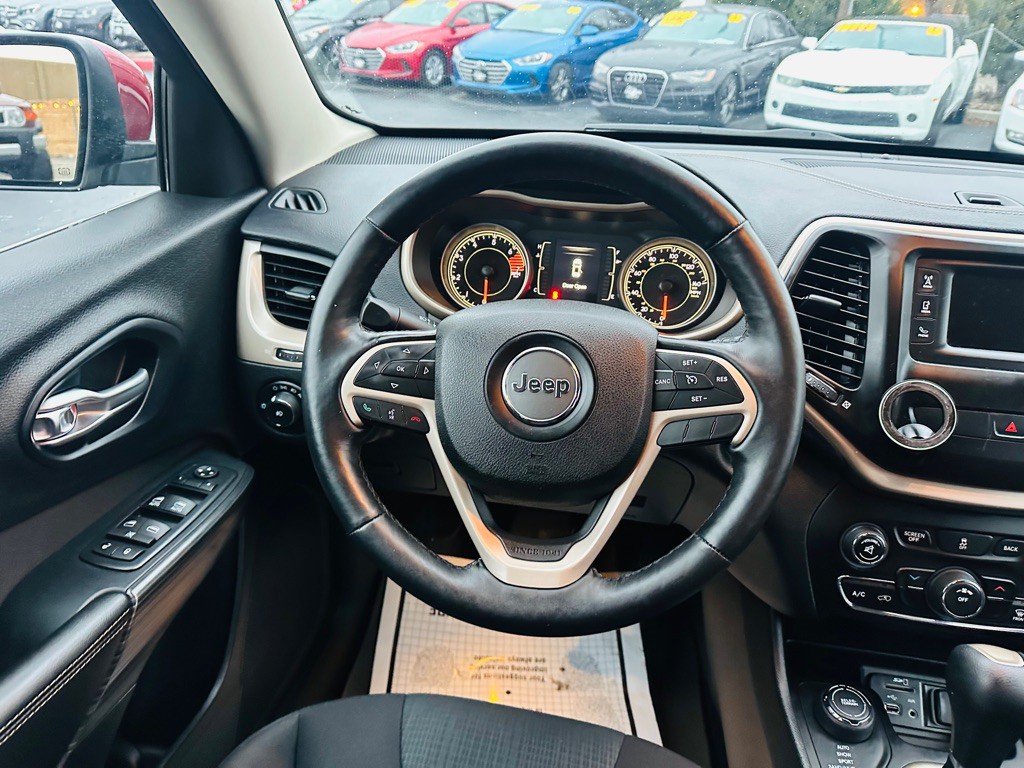 2016 Jeep Cherokee Image 11