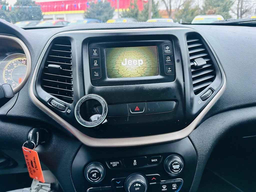 2016 Jeep Cherokee Image 13