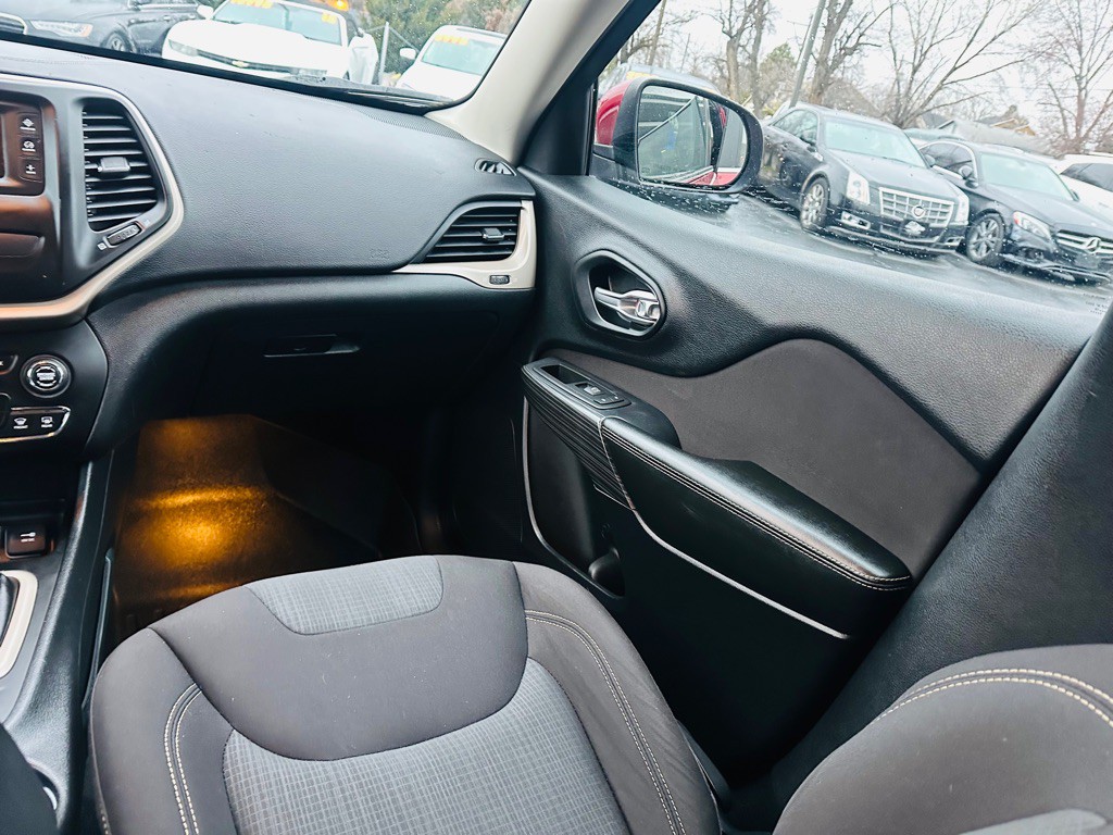 2016 Jeep Cherokee Image 15