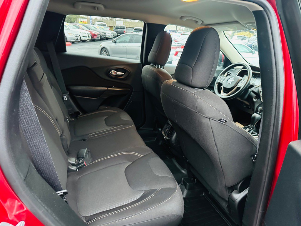 2016 Jeep Cherokee Image 16